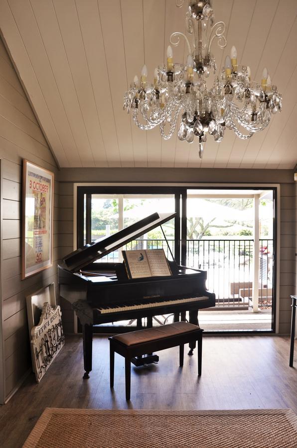 Quail Lodge Nz Snells Beach ภายนอก รูปภาพ